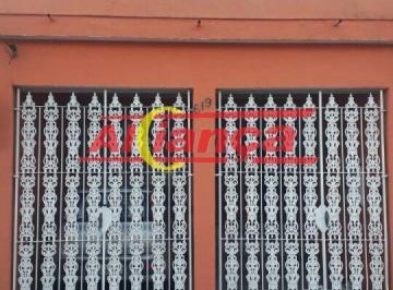 Casa · 130m² · 3 Quartos · 2 Vagas · SOBRADO ESPAÇOSO NO JARDIM PINHAL!