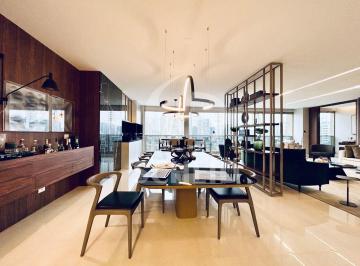 Apartamento · 211m² · 3 Quartos · 2 Vagas · Real Parque