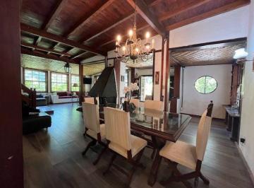 4692504dd3b9162ce9642199e6eebba079ee70ba · Casa com 10 dormitórios (sendo 2 duplos) à venda, 327 m² por R$ 665.000 - Albuquerque - Teresópolis/