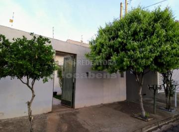Casa · 200m² · 3 Quartos · 4 Vagas · Jardim Arroyo- Casa com 03 dormitórios