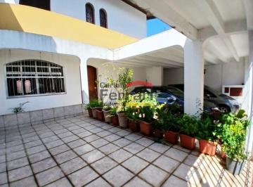 Casa · 263m² · 4 Quartos · 3 Vagas · Sobrado em Santana, com 4 quartos, 3 vagas, em rua fechada