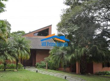Casa · 540m² · 4 Quartos · 10 Vagas · Casa Contemporânea no Condomínio Forest Hills – Vista Encantadora