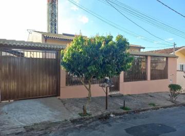 Casa · 145m² · 3 Quartos · 4 Vagas · Casas Padrão em Poços de Caldas