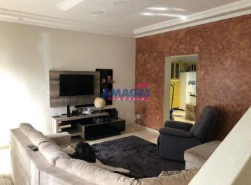 Casa · 475m² · 3 Quartos · 5 Vagas · Sobrado em Jacareí