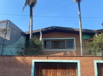 Casa · 200m² · 3 Quartos · 4 Vagas · Casa Térrea com terreno 460m² na Região Sabará