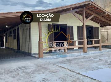 Casa · 50m² · 3 Quartos · 3 Vagas · CASA COM PISCINA PARA LOCAÇÃO NO BAL