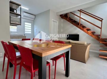 Sala · Casa em condomínio à venda em São Lourenço! Agende sua visita!