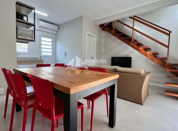 Sala · Casa em condomínio à venda em São Lourenço! Agende sua visita!