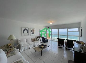 Sala · Apartamento Frente Mar | 3 Dormitórios (1 Suíte) | 2 Vagas | Pitangueiras | Guarujá/SP