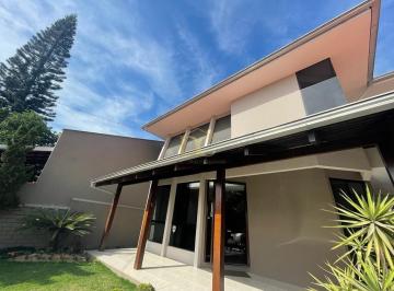 Casa · 280m² · 3 Quartos · 4 Vagas · Sobrado Averbado no Floresta com 280m² , terreno 378m² e 3 dormitórios