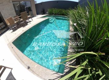 Casa · 190m² · 3 Quartos · 2 Vagas · Casa sobrado com piscina mobiliado a venda em condomínio de Caldas Novas