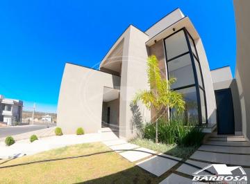 Casa · 155m² · 2 Vagas · Casa em condomínio para venda em Caldas Novas