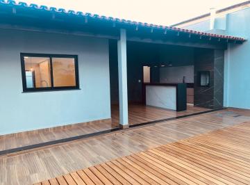 0d226017dd7e401fb7c0c176c93e9730.jpg · Casa para Venda em Uberlândia/MG - 3 Dorm. 161 m2 Área Útil