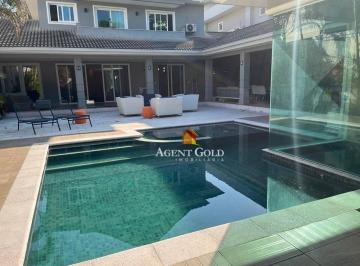 6b04d151863adb0f2fb1e75c9a588864e5cdbc4d · Casa com 6 suites, à venda Barra da Tijuca - Rio de Janeiro/RJ