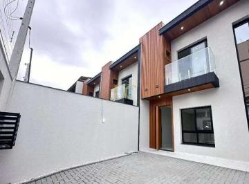 Casa · 100m² · 3 Quartos · 2 Vagas · Sobrado no Anita Garibaldi com 3 suítes e 100m²