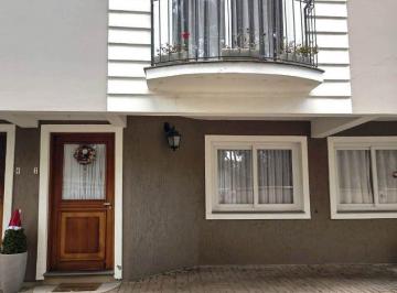 Casa · 96m² · 3 Quartos · 1 Vaga · Vende-se Casa Geminada á 5 minutos da Catedral de Pedra