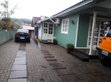 Casa · 250m² · 8 Quartos · 3 Vagas · Vende-se casa com 3 casas no mesmo terreno a 5 minutos da Rua Coberta