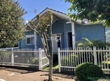 Casa · 450m² · 4 Quartos · 2 Vagas · Vende-se uma linda casa na Várzea Grande - Gramado