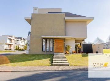 1a6b64c284186f006a0e603f1062024e5e9a6cc7 · Casa em condomínio no bairro Uberaba
