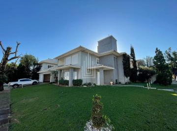 Casa · 398m² · 1 Quarto · 3 Vagas · Casa à venda no Condomínio Residencial Crisalidas em Foz do Iguaçu.