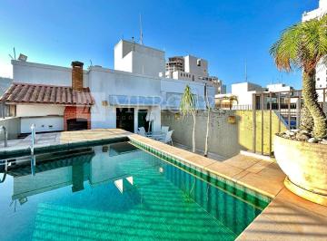 79bb925e9e601008492d9551d8f43f07919d2dd1 · Cobertura no Guarujá, Enseada, com Piscina e Churrasqueira, com 3 Quartos.