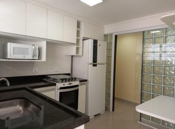 Apartamento de 2 quartos, Guarujá · Apartamento reformado dois dormitórios pé na areia Pitangueiras 