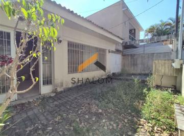 Casa · 210m² · 4 Quartos · 5 Vagas · Imperdível! Casa Térrea com 4 Dormitórios, 2 Suítes e Localização Privilegiada!