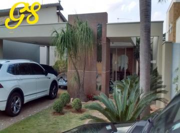 Foto 01 · Em um dos mais charmosos condomínios de Campinas em bairro nobre nas imediações de dois cartões post