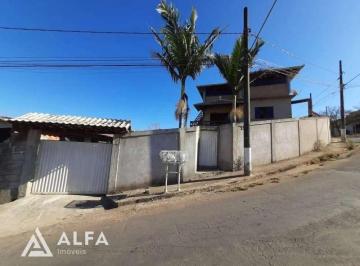 casa-com-3-quartos-a-venda-em-barbacena-nova-cidade-1781037053.jpeg · Elegante Casa com Área de Lazer, Três Dormitórios e Suítes