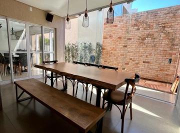 cc77de0c48f2417f9167d0e8ff2796d2.jpg · Casa para Venda em Uberlândia/MG - 3 Dorm. 160 m2 Área Útil