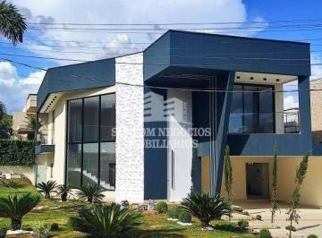 Casa · 341m² · 5 Quartos · Sobrado a venda contendo 5 quartos, sendo 4 suítes em Condomínio do Lago-Goiânia-Go.