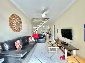 9cd67063e87a50bad486596134083b58bf807c4b · Cobertura no Guarujá, Pitangueiras, 2 Quartos Sendo 1 Suíte e Sacada com Vista Urbana - Mercuri Imóv