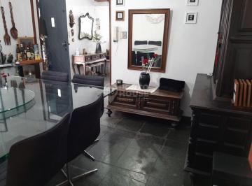 Casa · 230m² · 4 Quartos · 2 Vagas · Sobrado à venda com 230m², 04 dormitórios, 01 suíte, edícula e 02 vagas