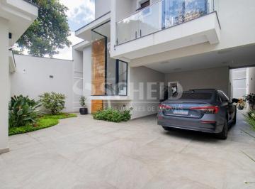 Casa · 229m² · 4 Quartos · 4 Vagas · Casa á Venda na Vila Anhanguera com 229m², 4 quartos sendo 4 suítes, 4 vagas.