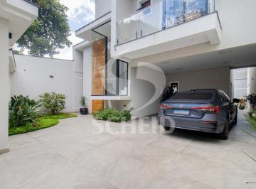 Casa · 229m² · 4 Quartos · 4 Vagas · Casa á Venda na Vila Anhanguera com 229m², 4 quartos sendo 4 suítes, 4 vagas.