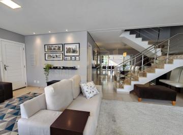Casa · 200m² · 4 Quartos · 3 Vagas · Casa em condomínio à venda em Interlagos | 4 quartos / 4 suítes