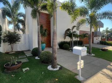 Casa de 4 quartos, Goiânia · Casa 04 quartos, Jardins Verona, munique, Alphaville, Portal do sol, golfe