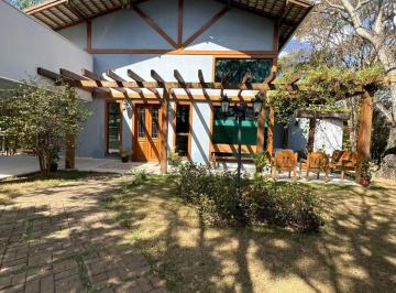 Foto 01 · Casa de Luxo a venda em Condomínio Fechado em Divinópolis