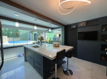 Casa · 275m² · 3 Quartos · 4 Vagas · SOBRADO no Bairro Xaxim - Com piscina aquecida, su