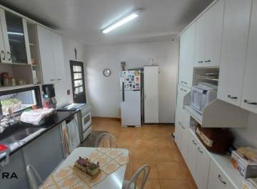 Casa · 209m² · 6 Quartos · 2 Vagas · Casa de 209 m² no Bairro Anchieta em São Bernardo do Campo - SP