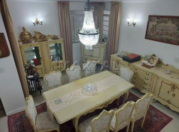 Casa · 208m² · 3 Quartos · 2 Vagas · Casa com 3 dormitórios sendo 2 suítes, 4 banheiros, piscina, edícula e 2 vagas