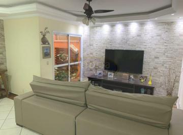 Casa · 239m² · 4 Quartos · 5 Vagas · 04 casas