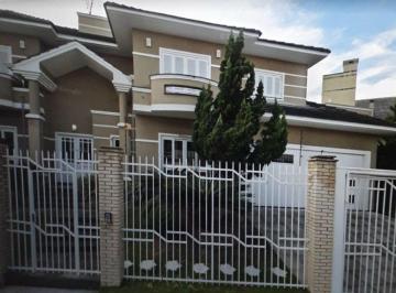 Casa · 210m² · 3 Quartos · 2 Vagas · Sobrado em Cachoeirinha