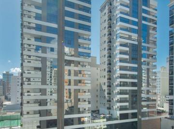 Apartamento de 3 quartos, Itapema · Apartamento de 3 suítes! em meia praia