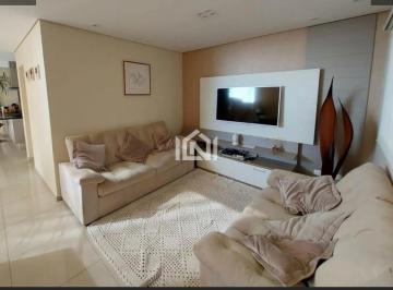 Casa à venda no Condomínio Palm Hiils - Sala de TV · Casa à venda - na Granja Viana