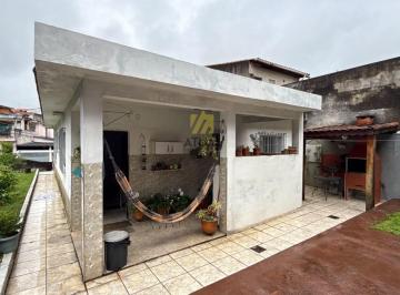 Casa · 190m² · 2 Quartos · 4 Vagas · Casa térrea de esquina com suíte e churrasqueira à venda no Balneário São Francisco