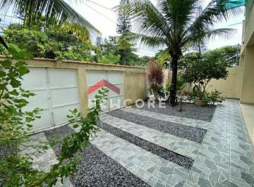 Casa · 324m² · 5 Quartos · 6 Vagas · Sobrado em   R. Doutor José Antônio de Oliveira - Arpoador - Peruíbe/SP