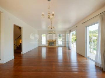 Casa · 380m² · 4 Quartos · 6 Vagas · Casa reformada com 4 suítes e piscina no Jardim Guedala