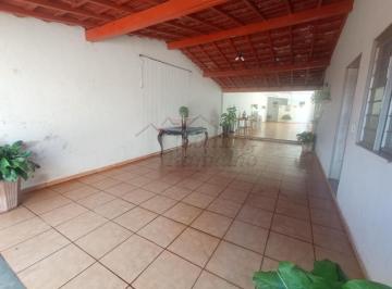 Casa · 962m² · 4 Quartos · 4 Vagas · Casa para alugar com área de lazer com churrasqueira, quintal com piscina e 04 quartos no bairro Vil