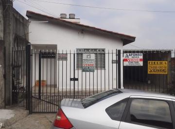 Casa de 3 quartos, São Paulo · Bela casa com terreno grande bem localizado no campo limpo